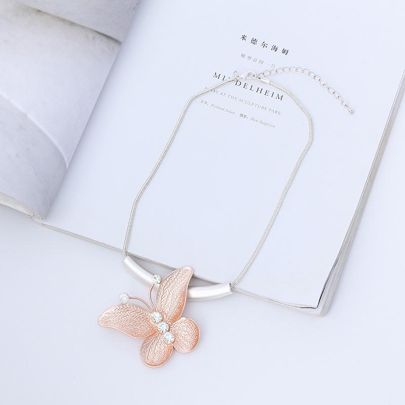 Popular Necklace Butterfly Diamond Fashion Versatile Short Ladies Pendant Short Necklace