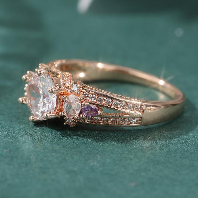 Elegant Inlaid Shiny Synthetic Zirconia Golden Plated Classic Wedding Ring for Women Fashion Vintage Banquet Jewelry Accessories