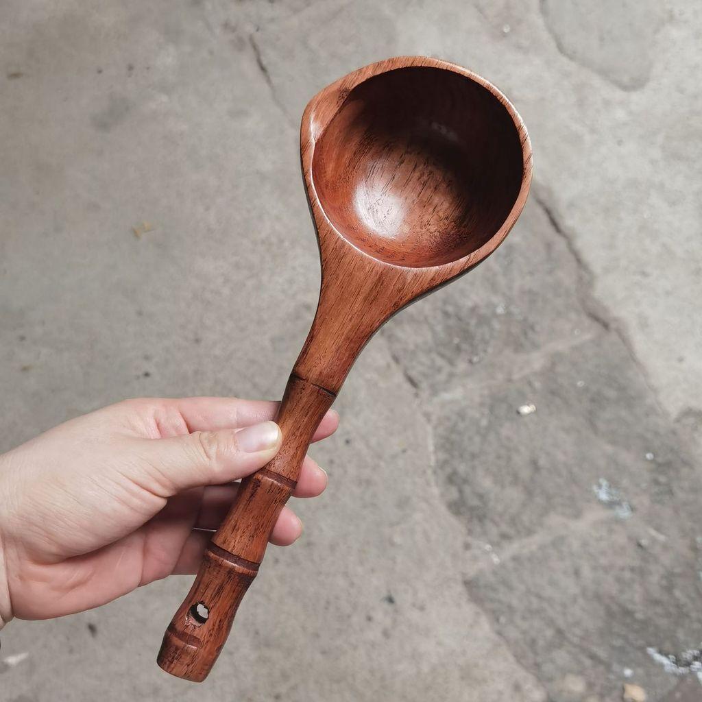 Wooden Cooking Spoon With Long Handle For Kitchen Use And Home Cooking коричневый