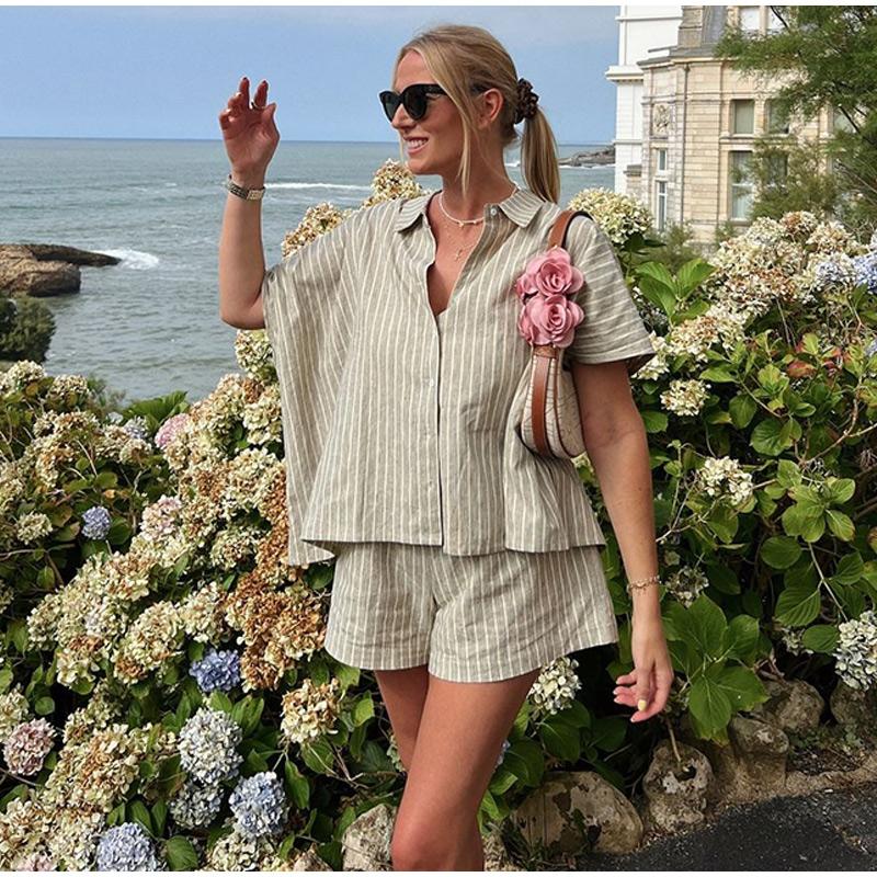 Striped Shirt Shorts Set Spring/Summer 2025 New Fashion Women's Comfort and Leisure 2-piece Set Loose Retro Versatile