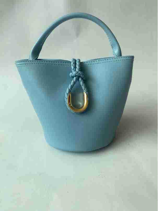 

Женская сумка-ведро в стиле ретро большой вместимости 2025 года — модный и универсальный нишевый дизайн 18*22*15cm