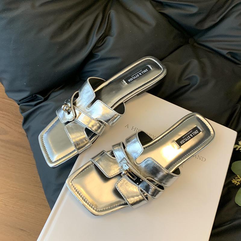 

261-5 Летние новые сандалии с квадратным носком, металлической пряжкой, полые, повседневные, на один ремешок, полные и широкие, большого размера, женская обувь 45 серебряный