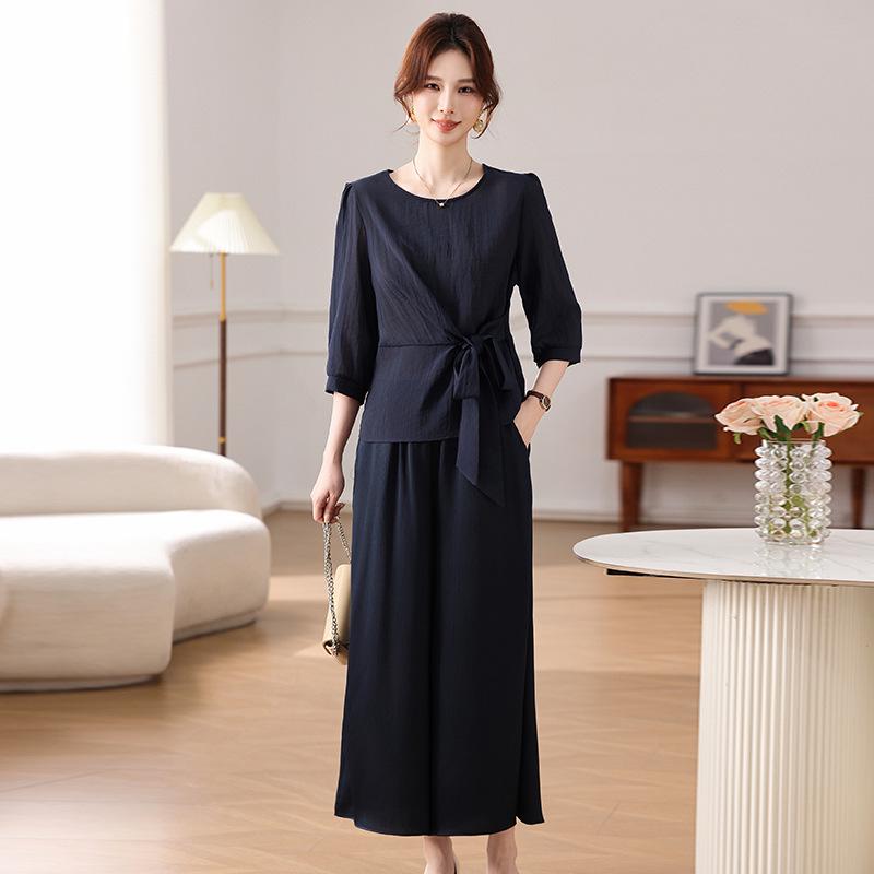 

2026 Elegant Spring Suit: Stylish Two-Piece Set for Middle-Aged and Elderly Women - Top and Pants for Casual Autumn Fashion 3XL (125-135 Jin) темно-синий