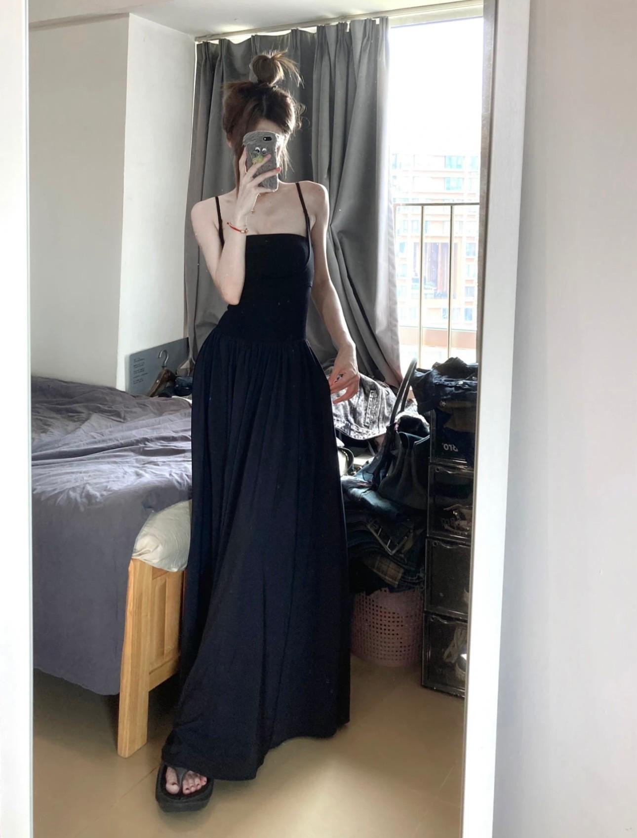 

Sensibility black suspender dress women s summer French Hepburn gentle wind seaside vacation super good-looking long skirt XL