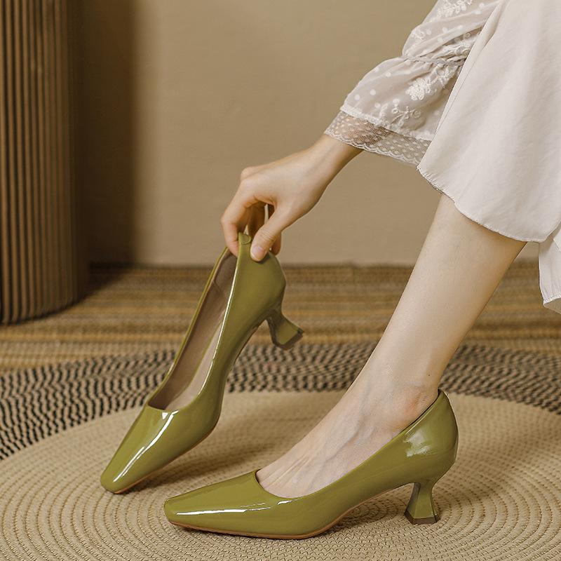 

Black high heels women s stiletto temperament professional work women s shoes 2025 new square head small high heel French single shoes 40