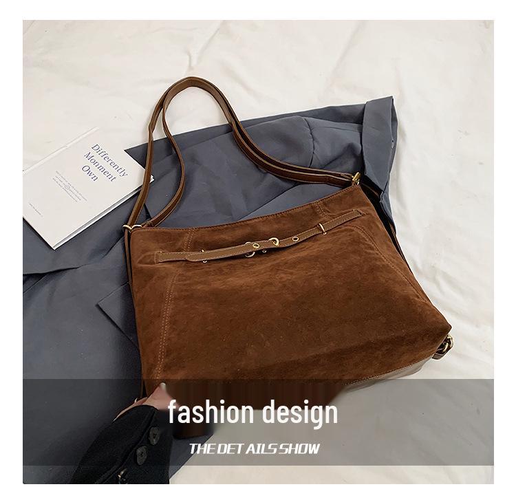2025 Retro mattierte große Damen-Herbst/Winter-Tragetasche Rucksack