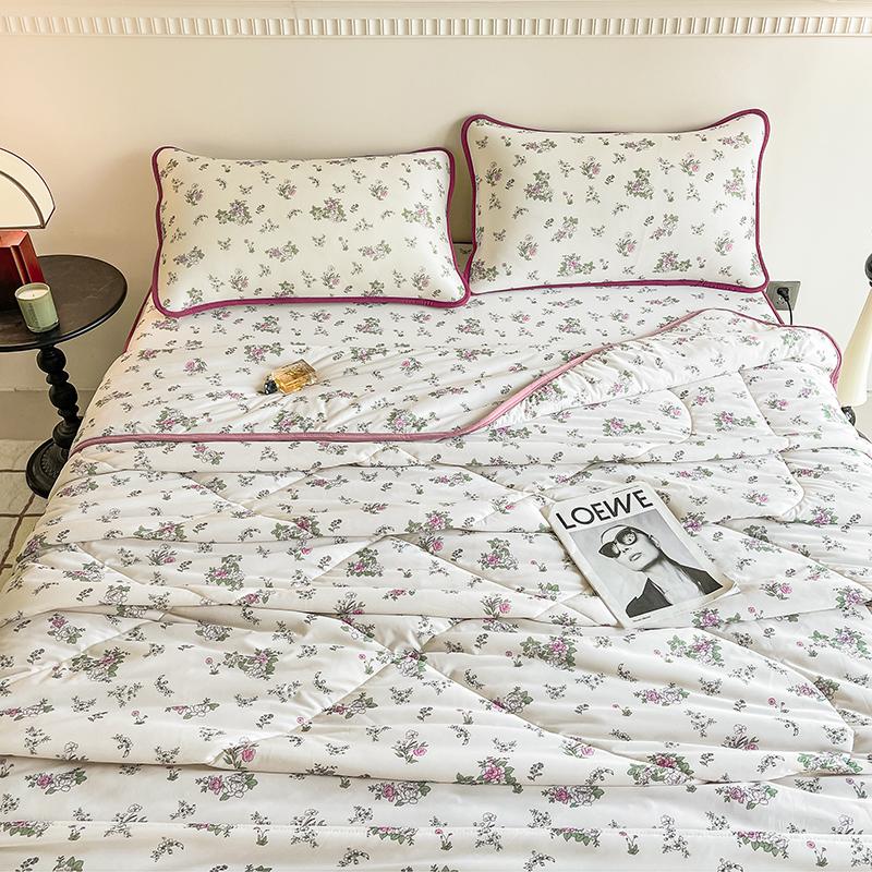 Elegant Blue Flowers Summer Cooling Quilt Floral Style Air Conditioner Quilted Quilt Skin-friendly Thin Blanket Machine Washable