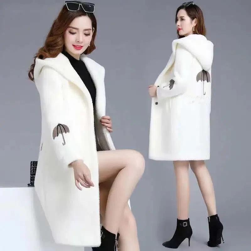 

Women s Korean-Style Lambswool Fleece Coat - Embroidered, Thickened, Mid-Length, Autumn & Winter Warmth. L белый