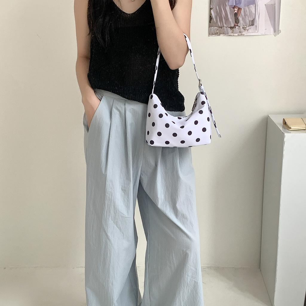 Korean Version of Casual and Fashionable Nylon Handbag, New Women's Commuting Niche Wave Point Armpit Bag