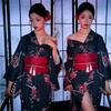 Dámské japonské kimono a yukata šaty pro formální fotografování