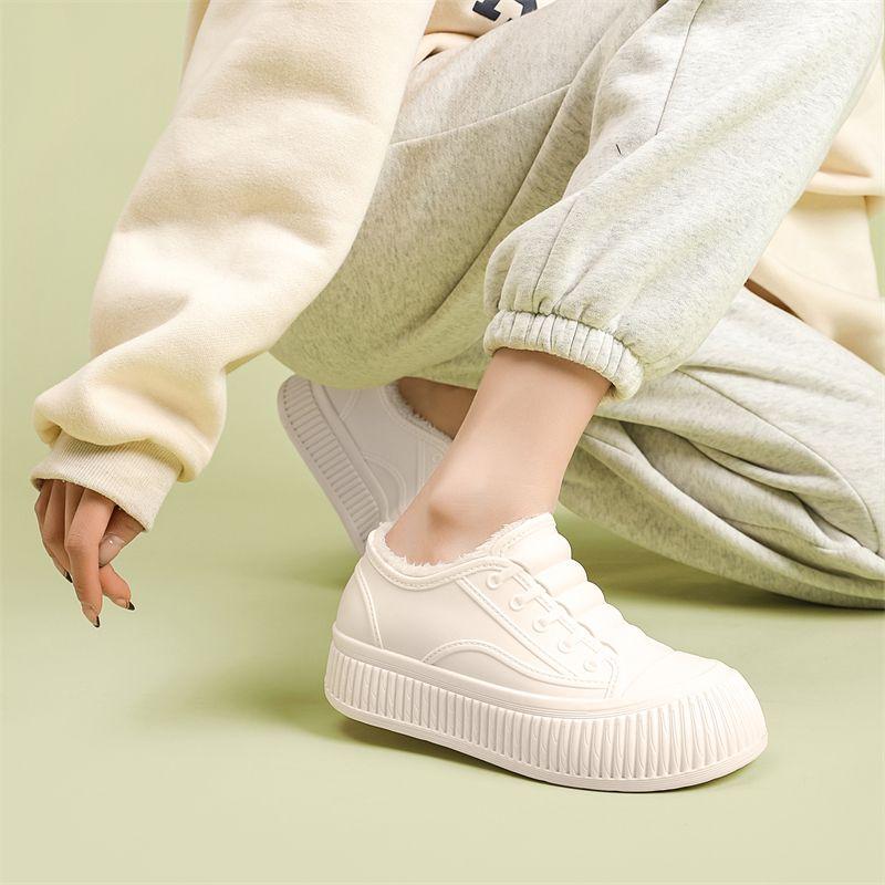 Fashionable Women's Shoes with Height Increase Inside Low Cut Rain Shoes Rubber Shoes Lightweight Wear-resistant, and Plush Warm Flat Low Water Shoes