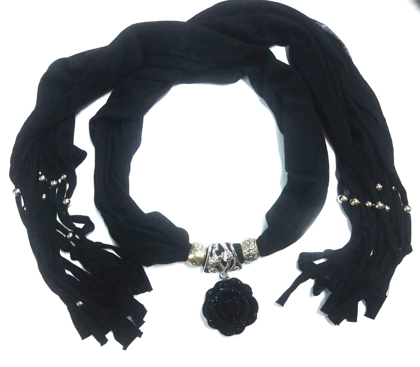 

Rose Patterned Beaded Scarf Necklace Black