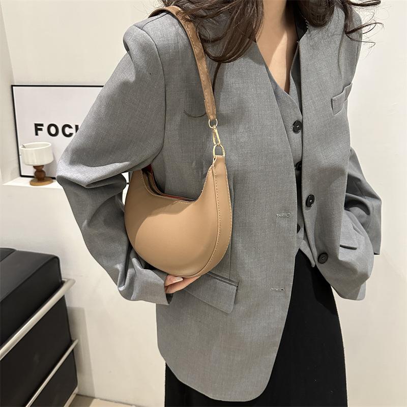 Retro-Stil Kunstleder Halbmond-Schultertasche für Damen Minimalistische Crossbody-Handtasche KTB