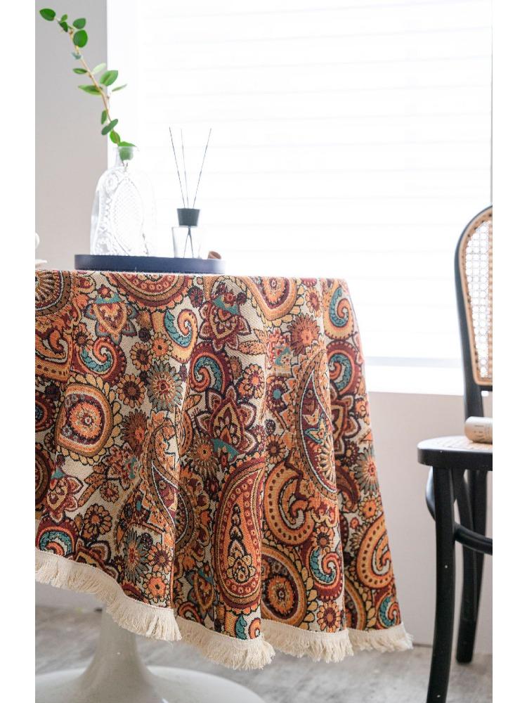 Round Tablecloth with Vintage Floral Embossed Design, Machine-Woven Decorative Table Cover for Home, Picnic, Camping, Wedding, Birthday Party, Dining