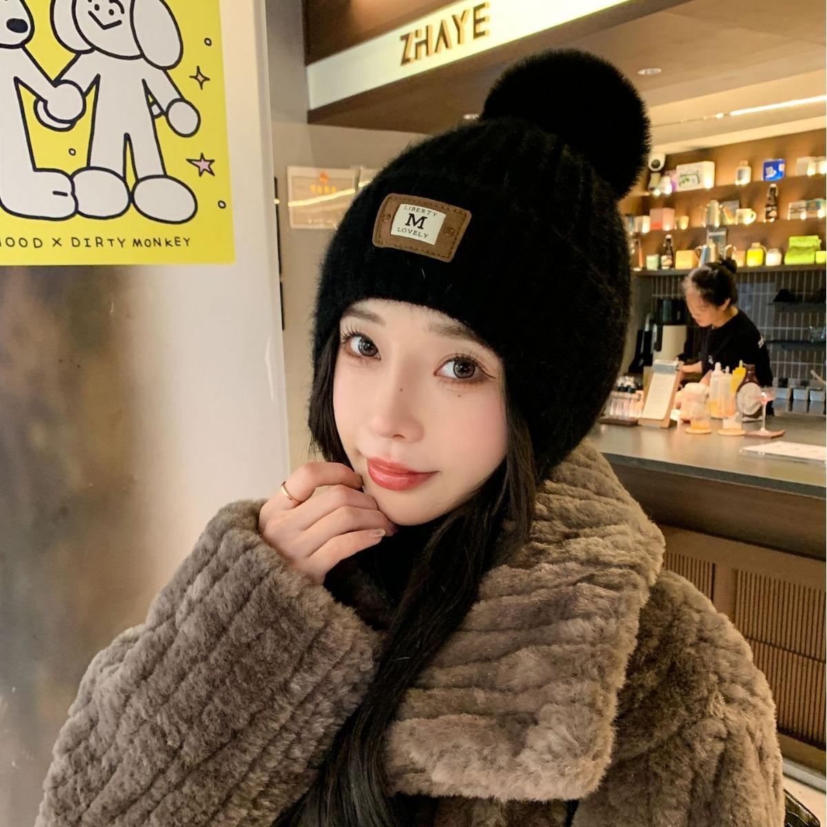 

Новая осенне-зимняя плюшевая теплая вязаная шапка для женщин, милая плюшевая защита ушей, холодостойкая шерстяная шапка, студенческая в корейском стиле one size