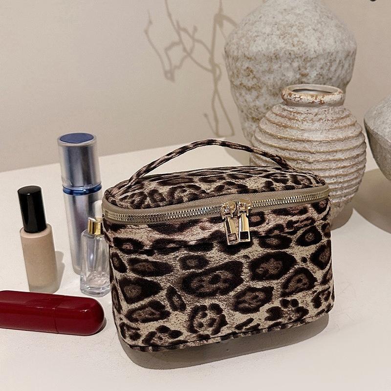 Vintage Leopard Makeup Bag for Women Girl Large Capacity Travel Cosmetic Case Bag Zipper Tote Lipstick Toiletry Pouch