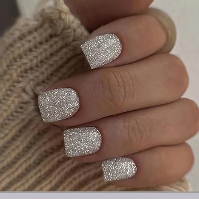 24 Stück kurze, quadratische künstliche Nägel, süße und einfache, einfarbige Nagelfolien mit Glitzerdetails für den täglichen Gebrauch, Gelkleber und Nagelfeile enthalten