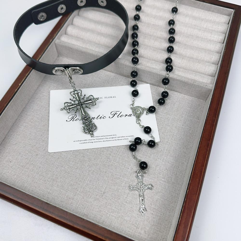 Y2K Subculture Baroque Hollowed-out Cross Pendant Collar Black Beaded Fold Wear Long Necklace for Women Personality Punk Jewelry