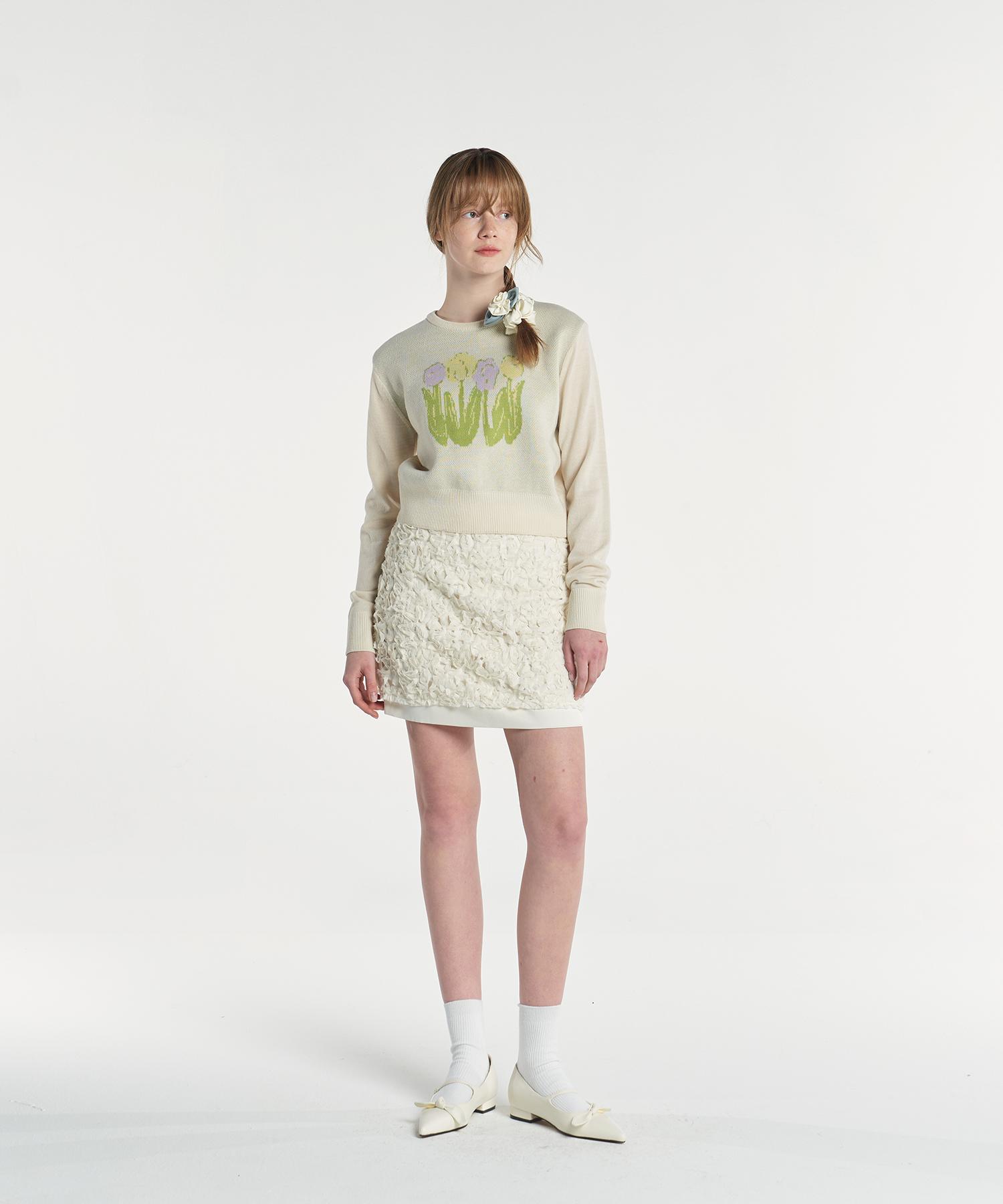 Margarine Fingers Tulip Pullover (Cream)
