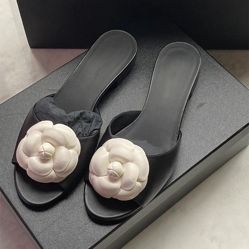 Fashion Sweet Camellia Simple Outdoor Slippers Women's Summer Elegant Style White Flower Outwear Low Heel Beach Creek Slippers Size 40