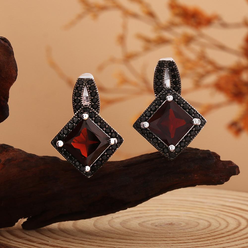 Simple design 925 Sterling silver clasp earrings Natural square 7.0mm garnet gemstones fine jewelry for women's engagement gifts