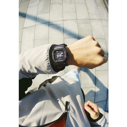Casio Klokke G-Shock G-SQUAD Pulsklokke med Bluetooth DW-H5600MB-1A4JR Herre Svart