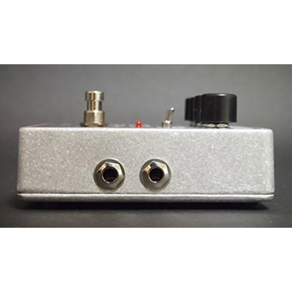 Pedal de Delay Analógico com Recursos de Modulação, Importado