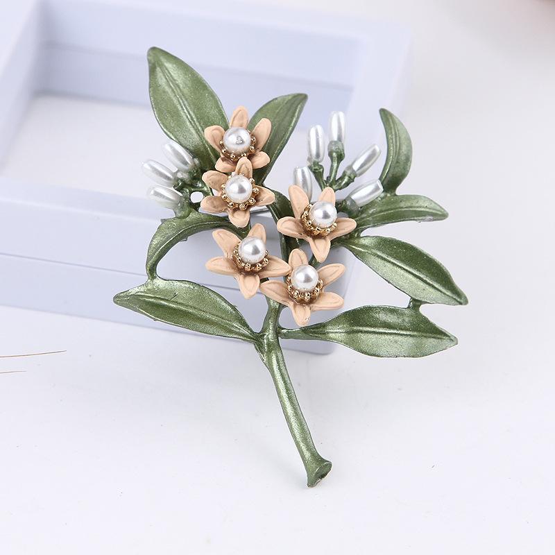 Pearl Brooch Ins Tide Personalized Pin for Women's Autumn Winter Luxury Jumper Suit Accessory Corsage Exquisite Long-Lasting Color Gift Jewelry