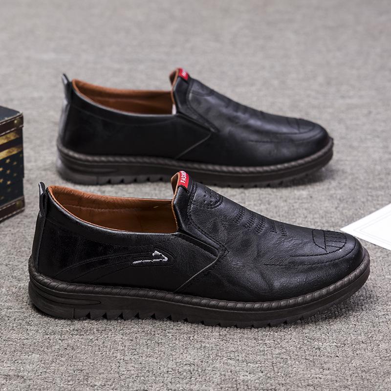 

Ленивые туфли 2025 весна и осень новые дышащие повседневные кожаные туфли корейская версия тренда мягкая подошва легкие на один педаль туфли Doudou 39