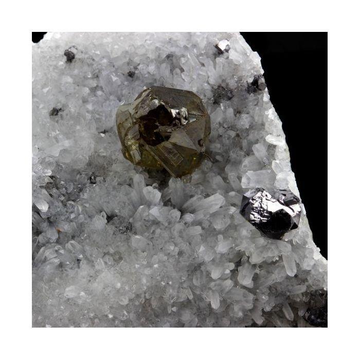 Sphalérite + Quartz 353.1 carats