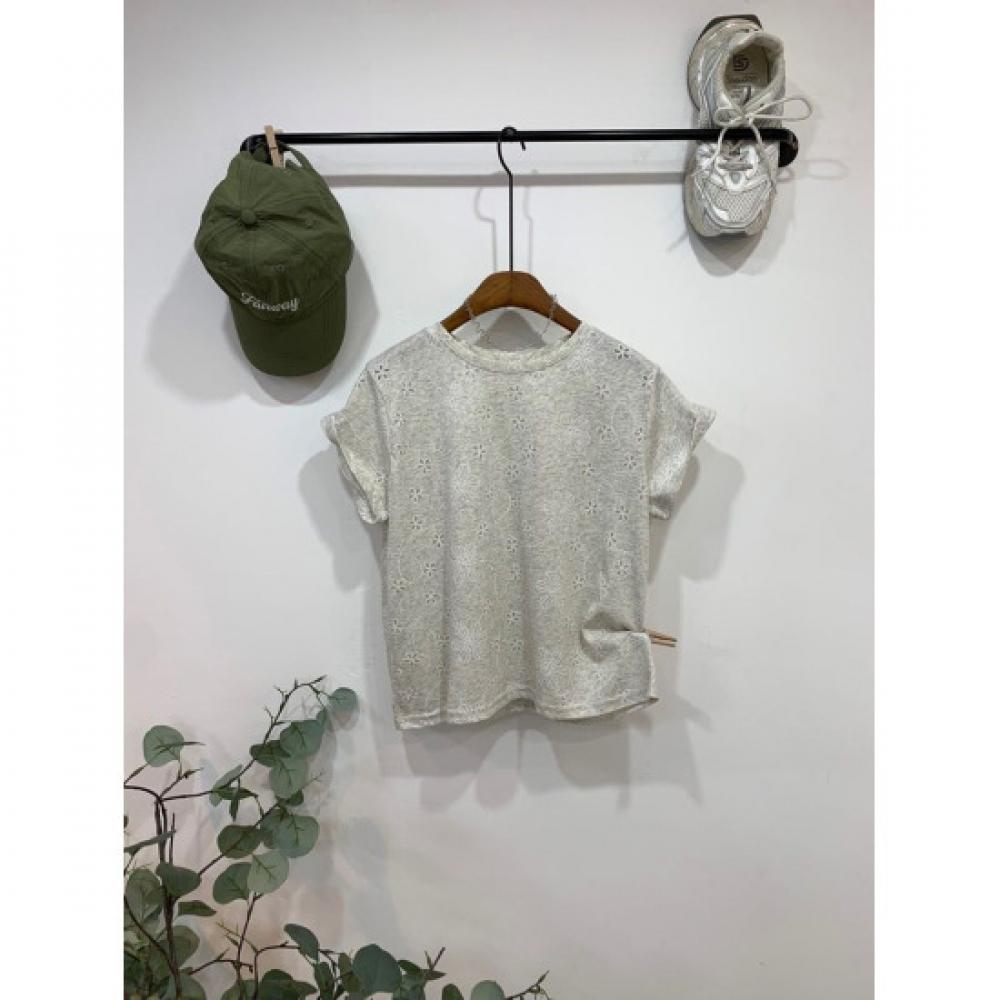 C S In The Room maSo Flower Embroidery punChIng ShorT Sleeve T ShirT 2Color C