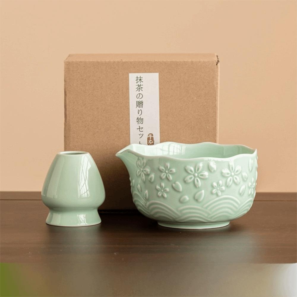 

2/4/7 Pcs New Ceramic Matcha Bowl Flower with Pouring Spout Matcha Making Kit Sakura Reusable Japanese Tea Set Tea Lovers