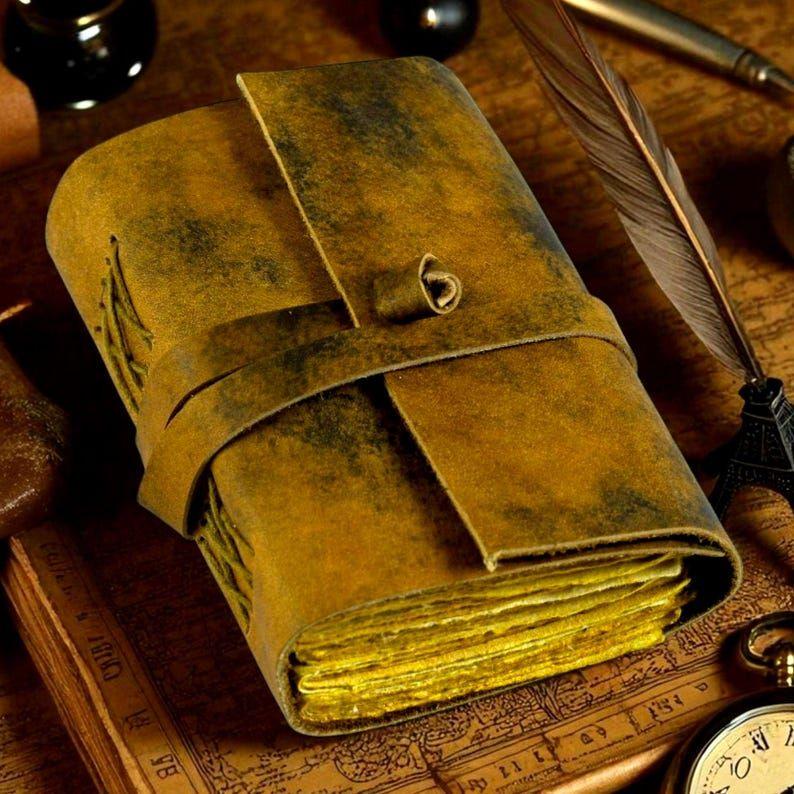 

Винтажный кожаный журнал - Пустая книга заклинаний для путешествий, записная книжка для письма, антикварная бумага ручной работы 7 x 5 in