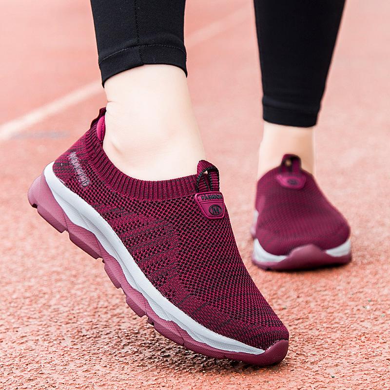 Spring/Summer Old Beijing Cloth Shoes: Comfortable Non-Slip Soft Sole Sports Shoes for Middle-Aged and Elderly