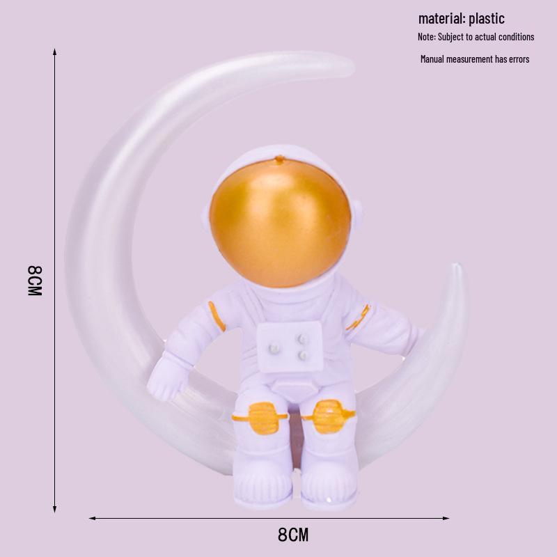 Creative Cartoon Astronaut Desk Ornament - Cute Spaceman Planet Cake Decoration Figurine