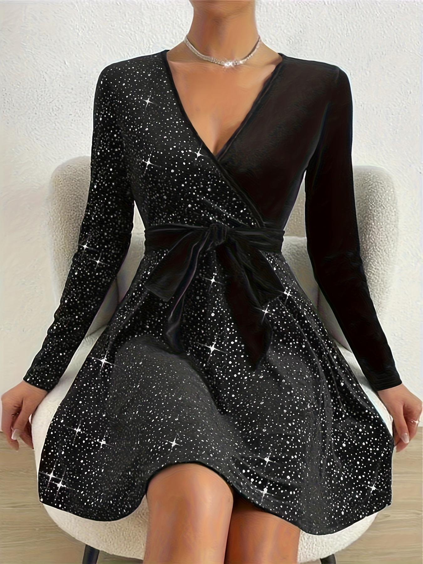 

Короткое платье с V-образным вырезом, пайетками и поясом, Осень/Зима 2025 - Один размер в наличии XXL чёрный