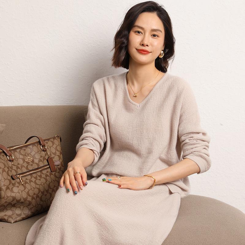 Korean Style Women's V-Neck Cashmere Pullover Sweater, 2023 New Loose Fit, Slimming & Flaw-Hiding Solid Color Knitwear