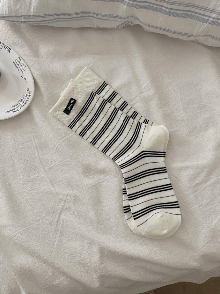 Korean Style Striped Patchwork Mid-Calf Slouch Socks In White, Blue, and Gray - Trendy Versatile Sports Couple Socks.