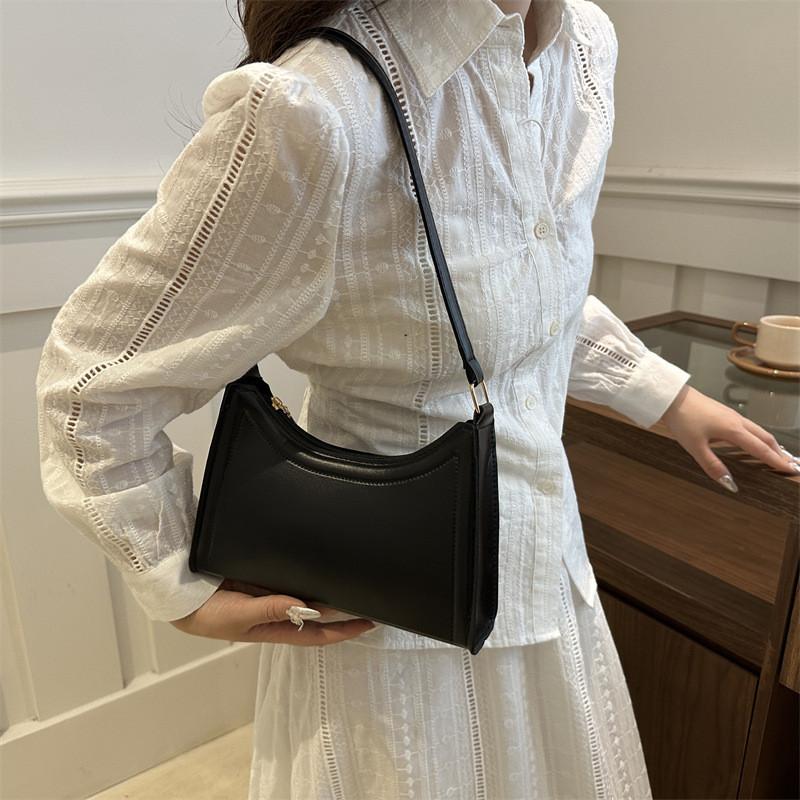 Chic French Style Aesthetic Black And White Shoulder Bag For Trendy Casual Use
