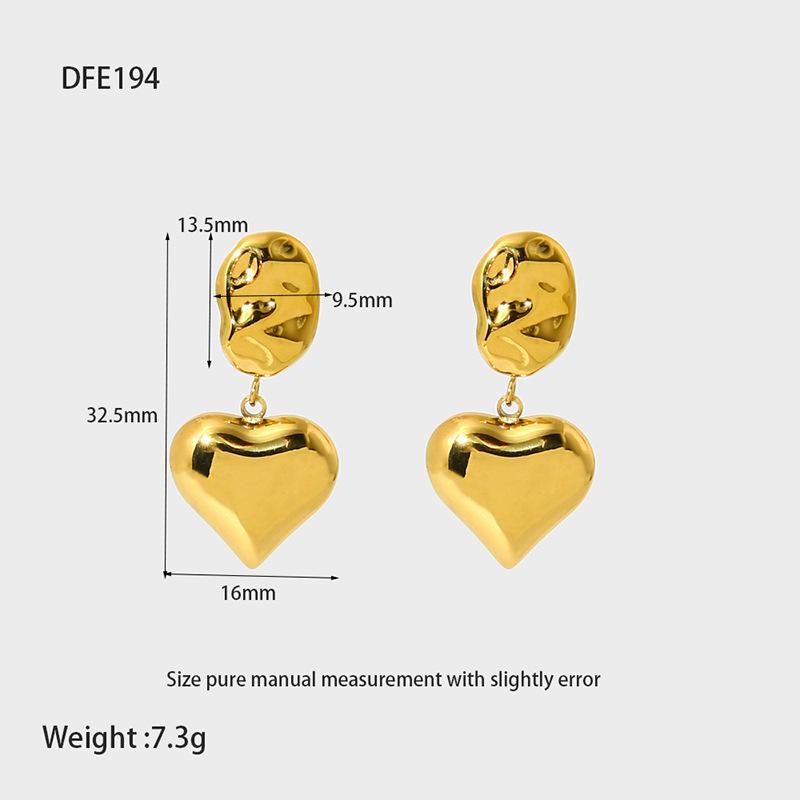 

Позолоченная подвеска-сердце 16K, серьги из титановой стали - Европейский и американский стиль INS, модель-инфлюенсер