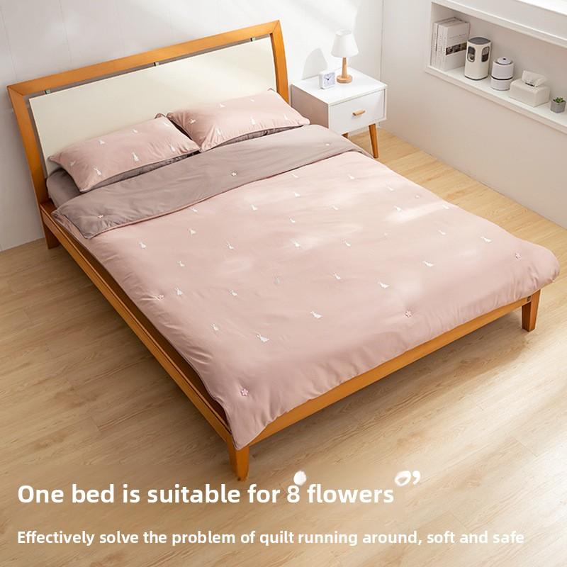 A Needle-free, Invisible Bed Sheet and Quilt Cover, Anti-running and Traceless Soft Silicone, A Household Quilt Fixing Wonder