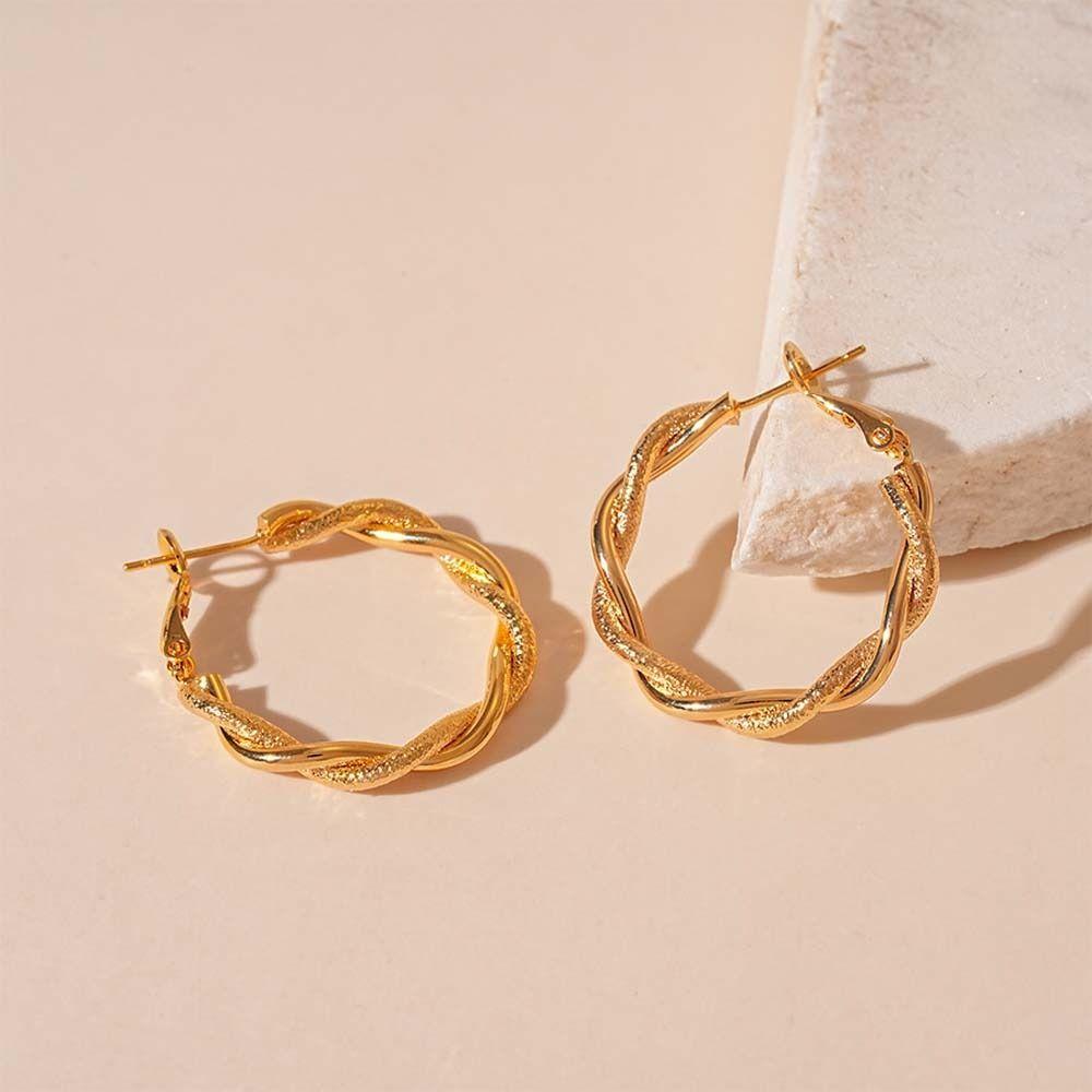 Temperament Women Metal Earrings Twisted Geometric Circle Stud Earrings  Wedding Party