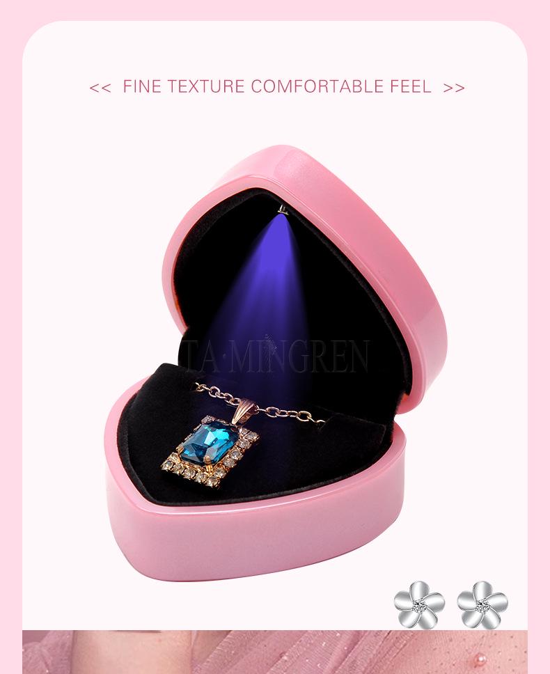 Luxury Heart-Shaped LED Jewelry Box for Rings and Necklaces