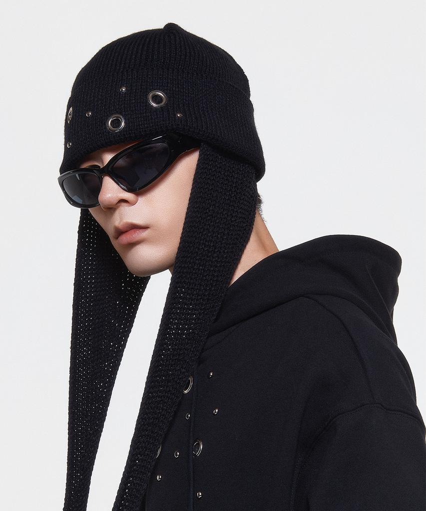 DAUSPICE (Duc) Eyelet Stud Earflap Beanie Black