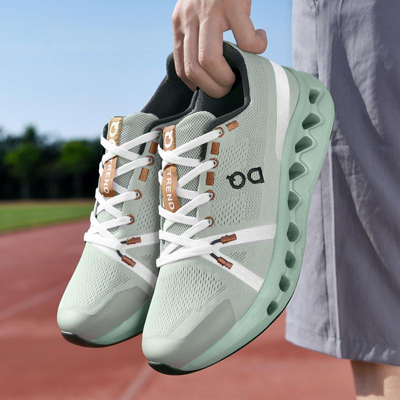 Large size autumn lightweight breathable running shoes fashion cushioning men's casual sports shoes soft-soled running shoes