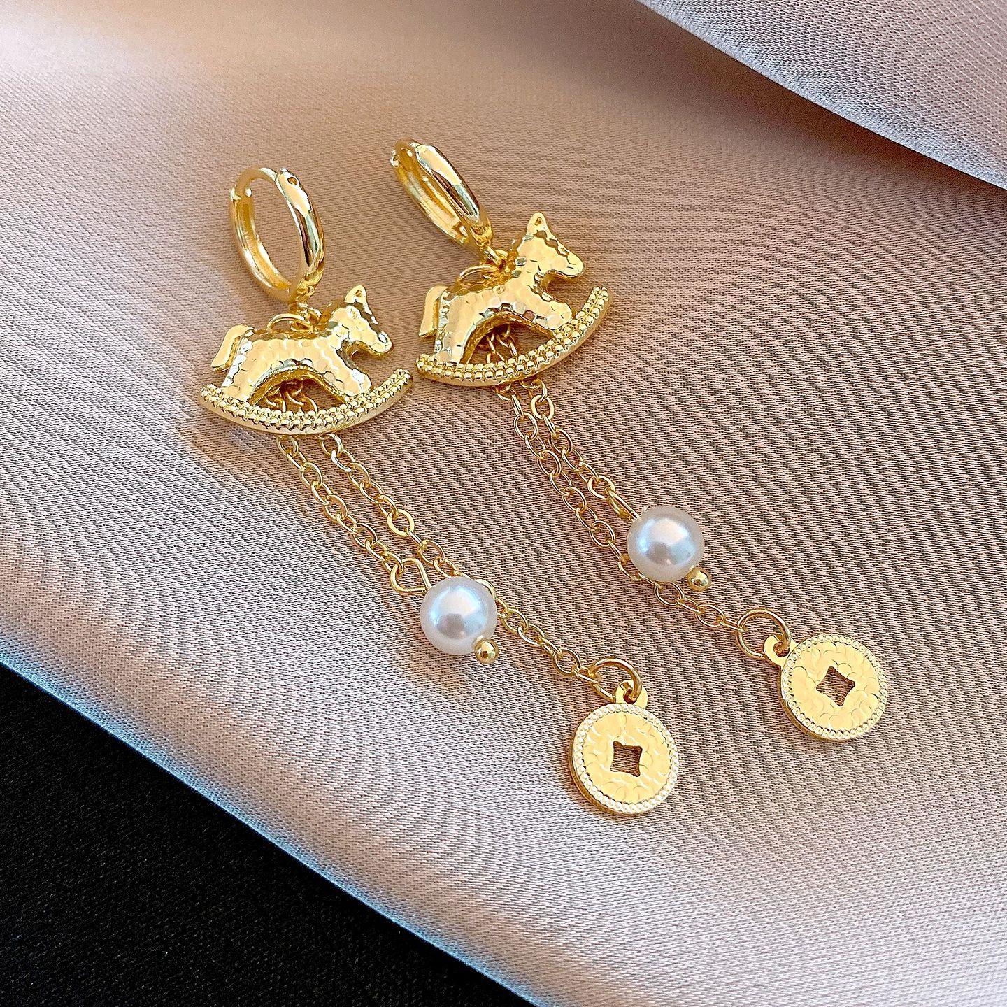 новогодний год медная монета пони бахрома жемчужные серьги персонализированный дизайн серьги-гвоздики серьги женские