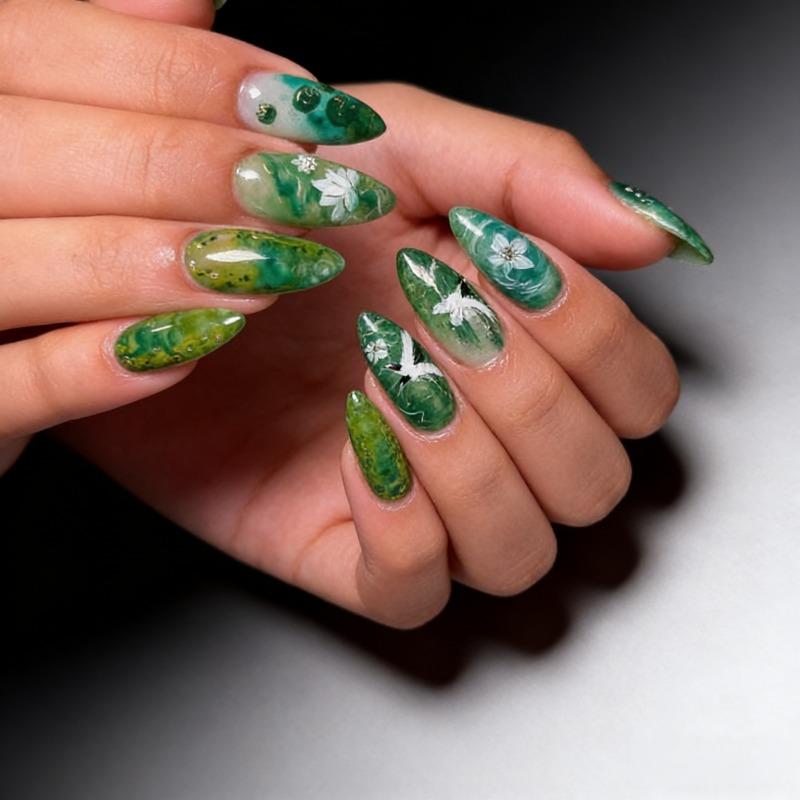 24 Pièces de Faux Ongles Collection Printemps/Été—Vert Doux Inspiré du Lotus, Forme Amande, Press-On Parfait Comme Cadeau pour les Filles