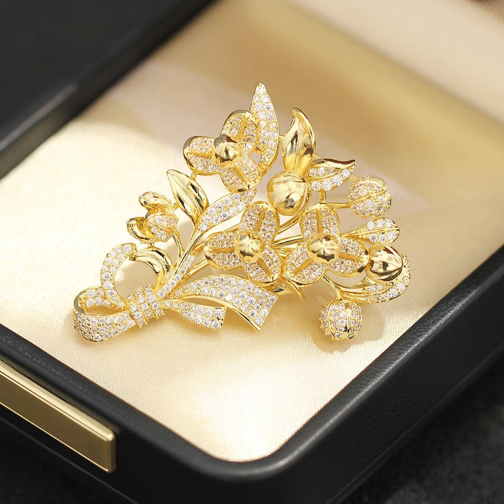 Elegant and exquisite full of zircon gold Longdu flower brooch temperament niche high-end bouquet pin coat accessories