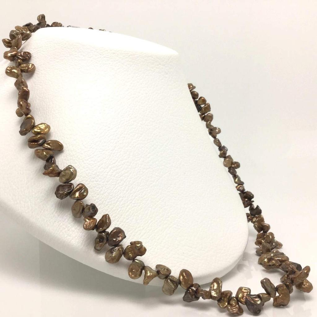 [Isowa Pearl] Isowa Pearl, a pearl specialty store in Ise-Shima, presents a freshwater pearl necklace. Approx. 6mm wide, 4mm thick, gold-brown color,