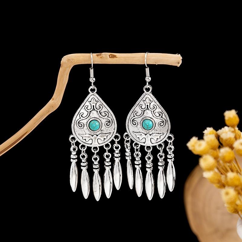 Bohemian fringed turquoise earrings, retro few earrings, personalized temperament earrings.